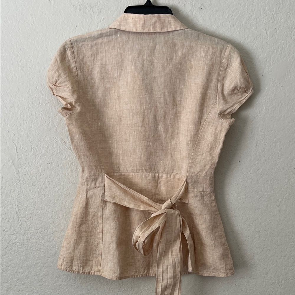 Like New! Thomas Pink 100% Linen Button-Front Belted Peplum Top in Size 8 - Picture 5 of 14